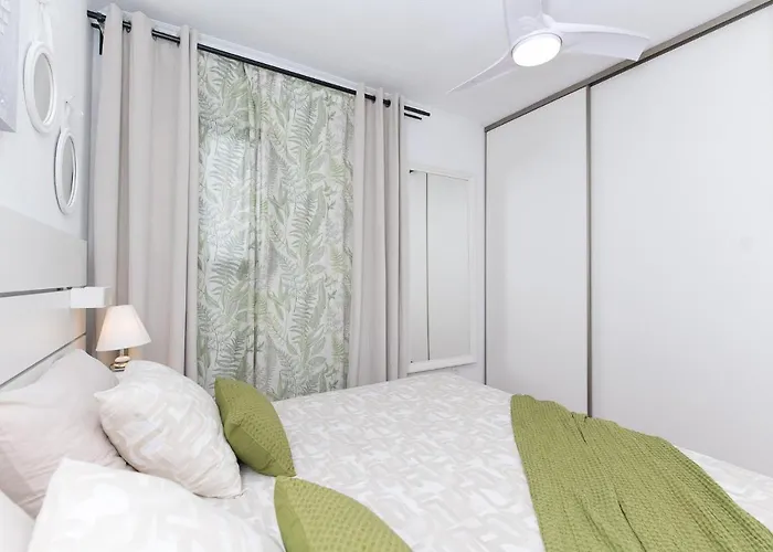 Sea View 2 Bedrooms In With Aircon Apartament