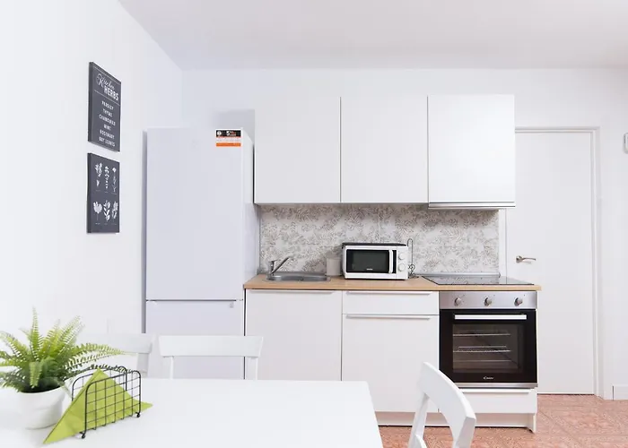 Sea View 2 Bedrooms In With Aircon 아파트 아데제