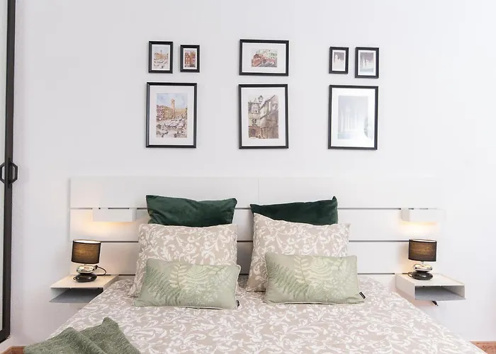 Sea View 2 Bedrooms In With Aircon 아데제