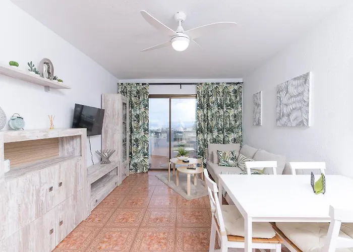 Sea View 2 Bedrooms In With Aircon Apartment *
