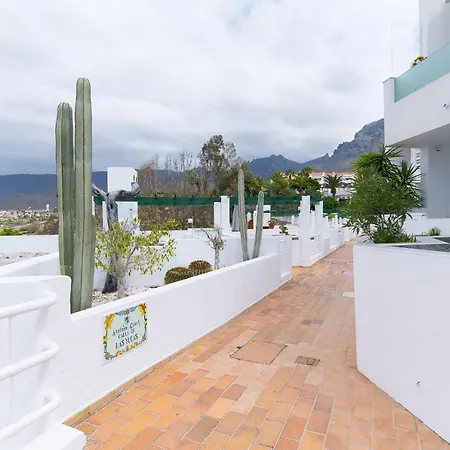 Sea View, Newly Renovated, 2 Bedrooms In *