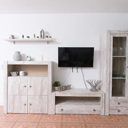 Sea View, Newly Renovated, 2 Bedrooms In Apartment