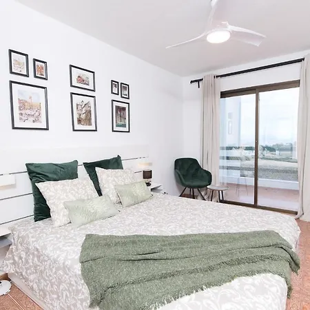 Sea View, Newly Renovated, 2 Bedrooms In